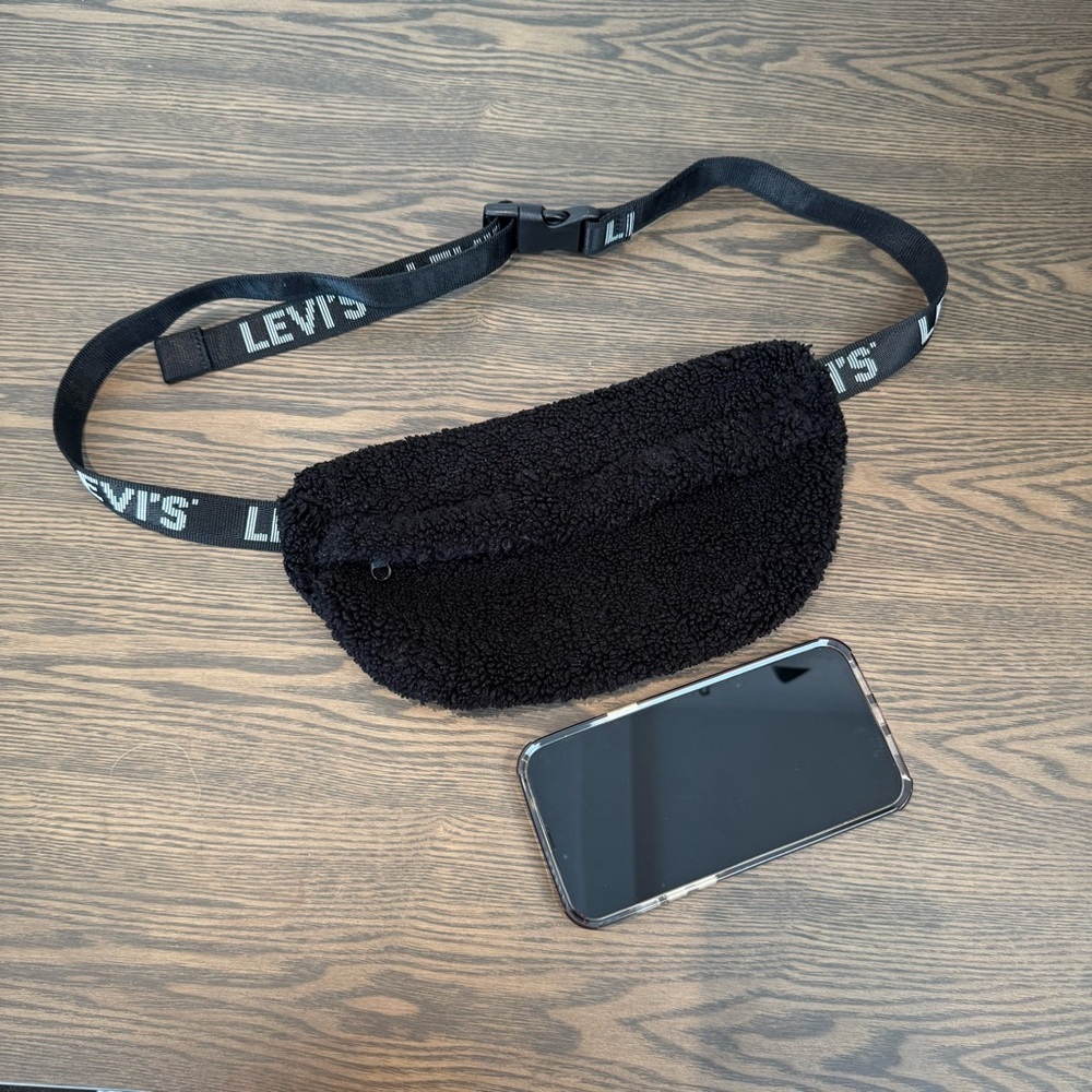Levi's Black Sherpa Belt Bag - Picture 8 of 10